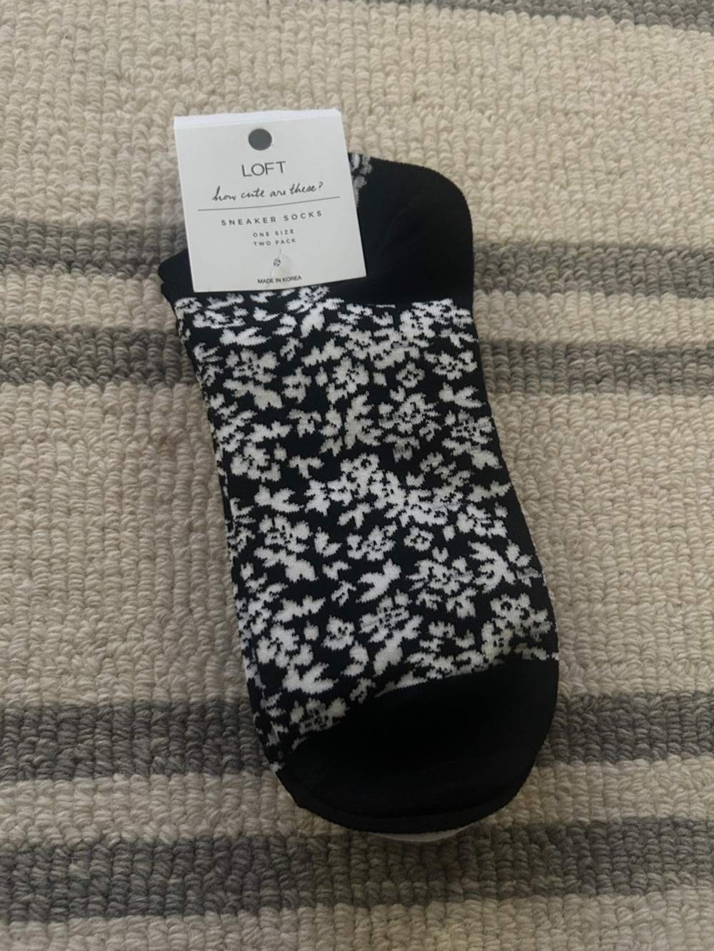 LOFT Black & White Floral-Pattern Sneaker Socks - 2 Pack